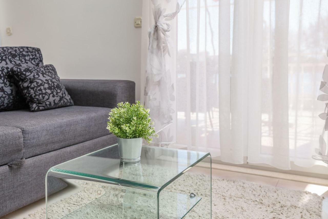 Villa Rozana - Beachfront Wellness Retreat Сегет Враница Екстериор снимка